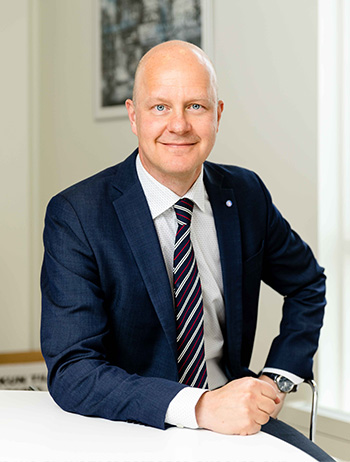 Hempel announced that Lars Petersson (pictured) will succeed Henrik Andersen as CEO 