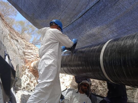 Application of the Belzona SuperWrap II composite to the steel pipeline. Photo courtesy of Belzona.